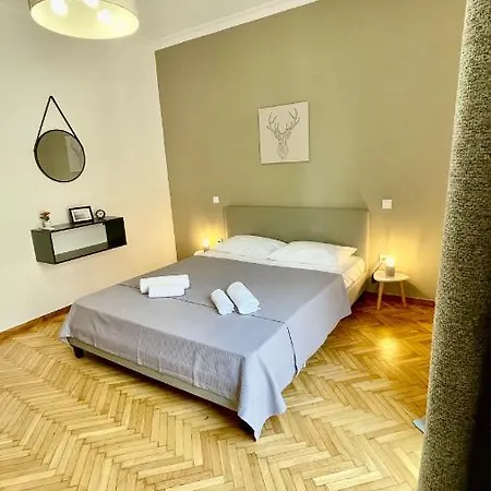 Gorgeous Renovated Apt. Close To Metro And Cultural Sites! Athens