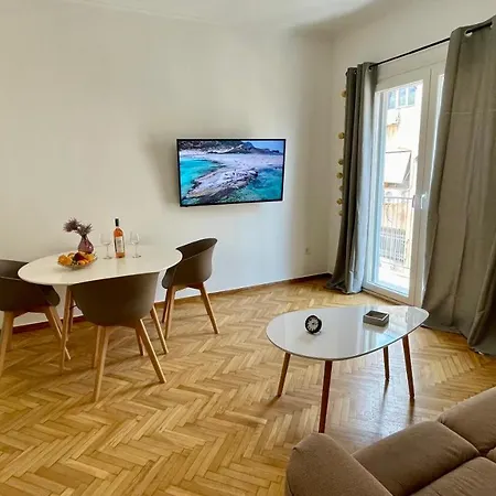 Gorgeous Renovated Apt. Close To Metro And Cultural Sites! * Athens