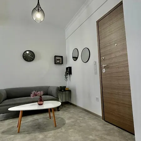Gorgeous Renovated Apt. Close To Metro And Cultural Sites! Athens