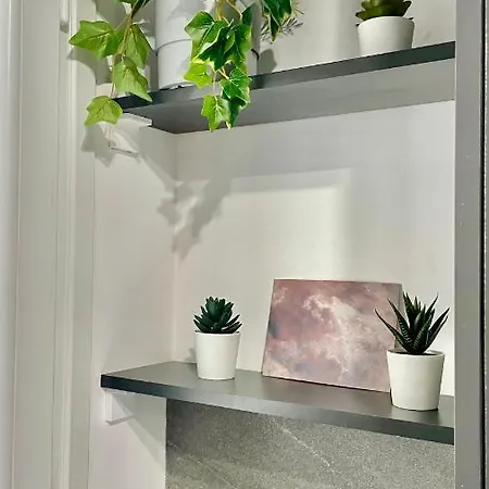 Gorgeous Renovated Apt. Close To Metro And Cultural Sites! Apartment