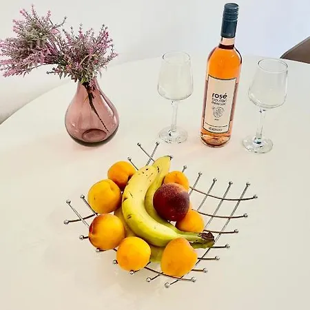 Gorgeous Renovated Apt. Close To Metro And Cultural Sites! Athens
