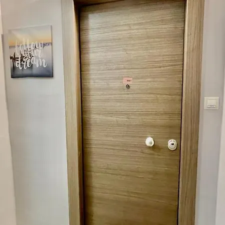 Apartment Gorgeous Renovated Apt. Close To Metro And Cultural Sites!