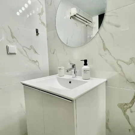 Gorgeous Renovated Apt. Close To Metro And Cultural Sites! Apartment Athens