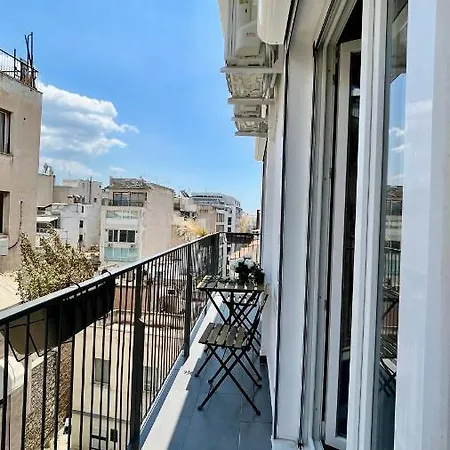 Apartment Gorgeous Renovated Apt. Close To Metro And Cultural Sites! *