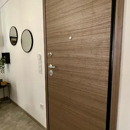 Apartment Gorgeous Renovated Apt. Close To Metro And Cultural Sites! Athens